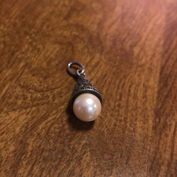 Pretty Rhinestone Faux Pearl Pendant - Picture 6 of 7